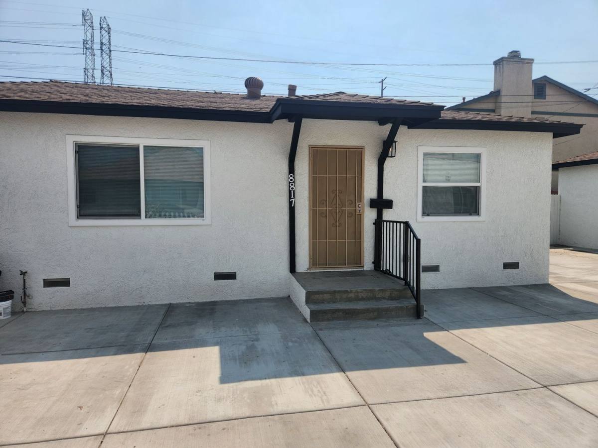 Apartment for rent at 8809 Rose St, Bellflower, CA 90706