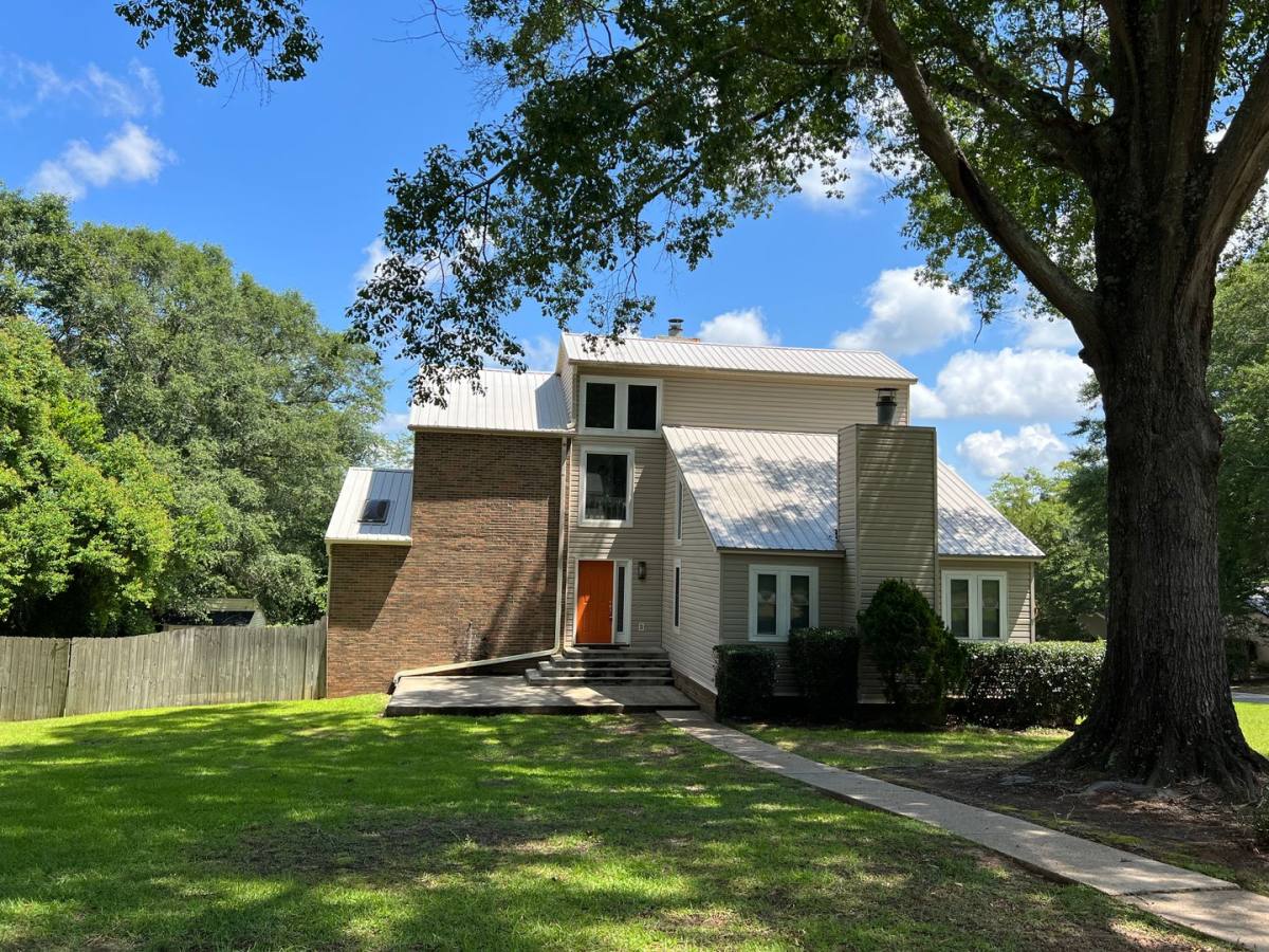 House for rent at 107 E Kingswood Dr, Enterprise, AL 36330