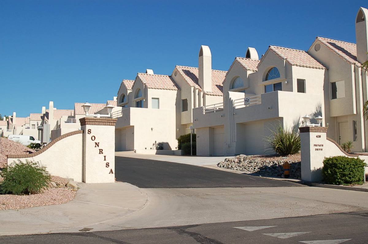 Townhouse for rent at 420 Acoma Blvd S, Lake Havasu City, AZ 86403