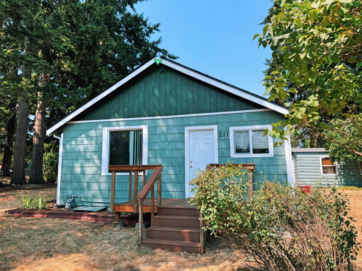 House for rent at 211 174th St E, Spanaway, WA 98387