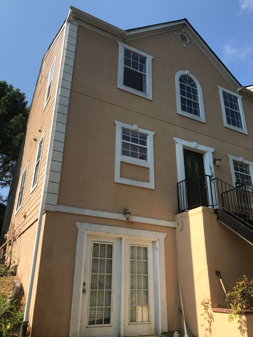 Townhouse for rent at 1018 Plantation Way NW, Kennesaw, GA 30144
