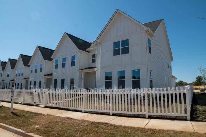 Townhouse for rent at 612 Melville Dr, Rock Hill, SC 29730