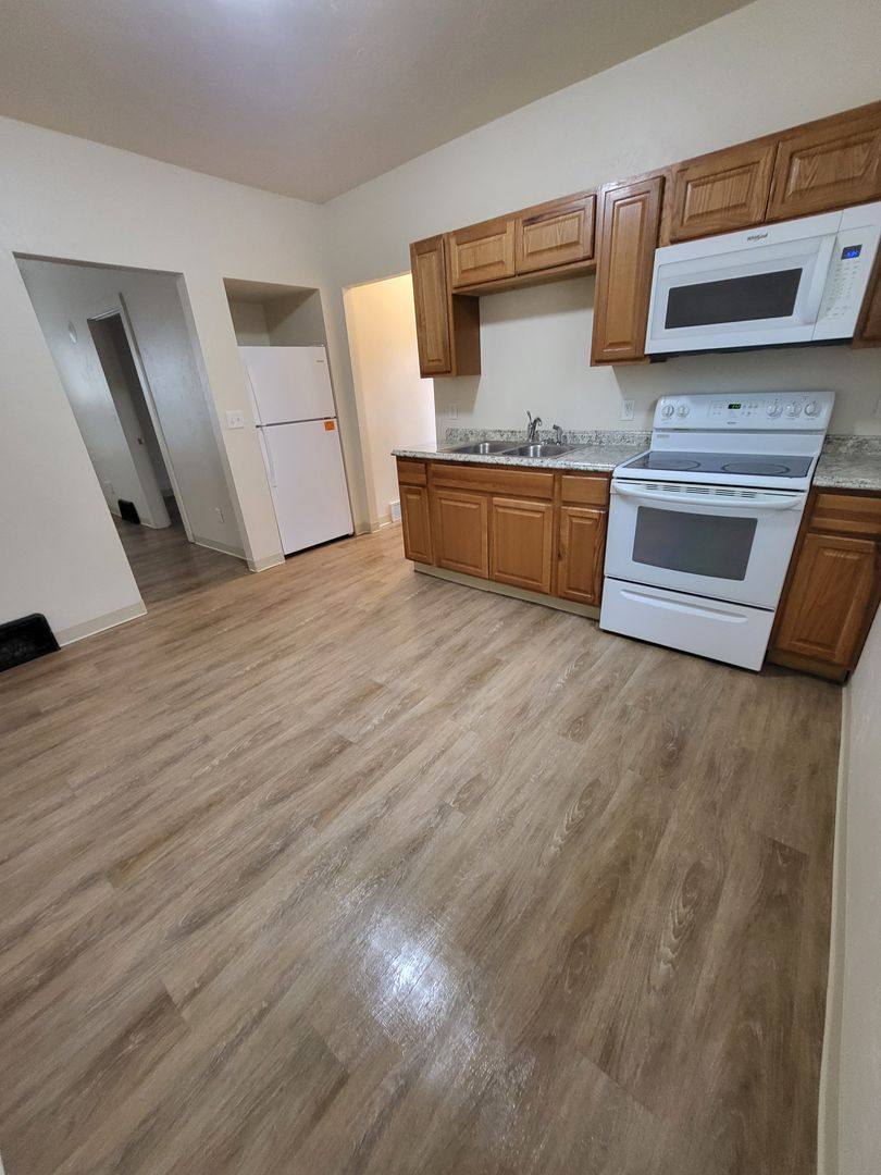 Apartment for rent at 225 N Ashland, Green Bay, WI 54303