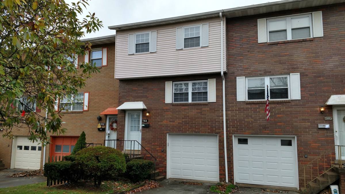 Townhouse for rent at 914 Academy Heights, Greensburg, PA 15601