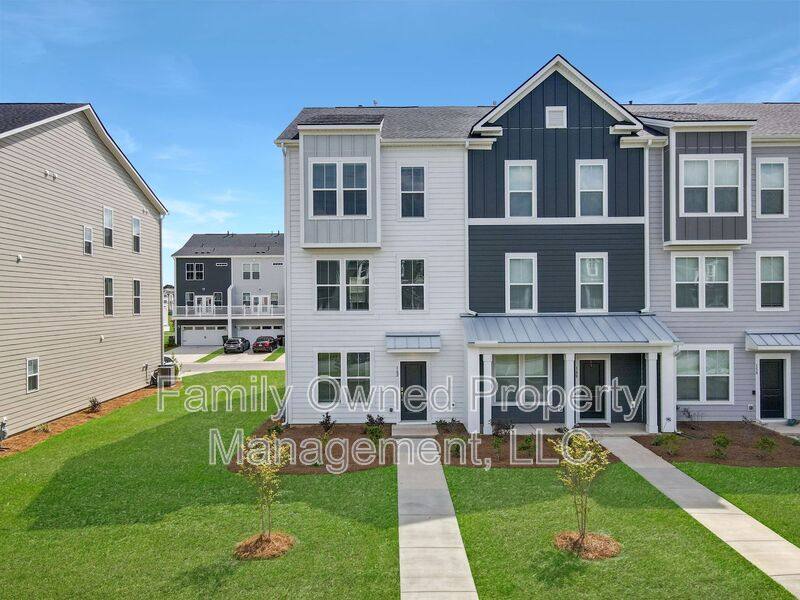 Townhouse for rent at 162 Yorkshire Dr, Moncks Corner, SC 29461