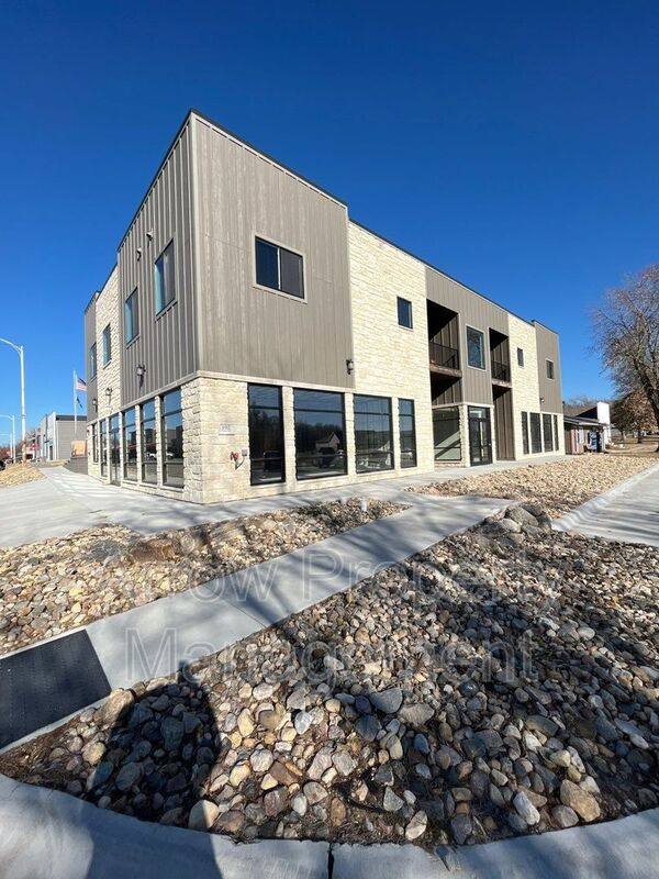 Apartment for rent at 102 Locust St #3, Hickman, NE 68372