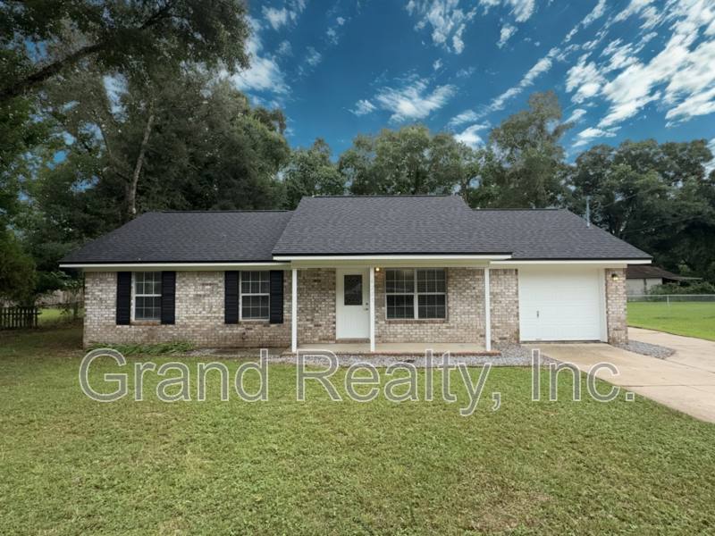 House for rent at 6221 Fox Run St, Milton, FL 32583