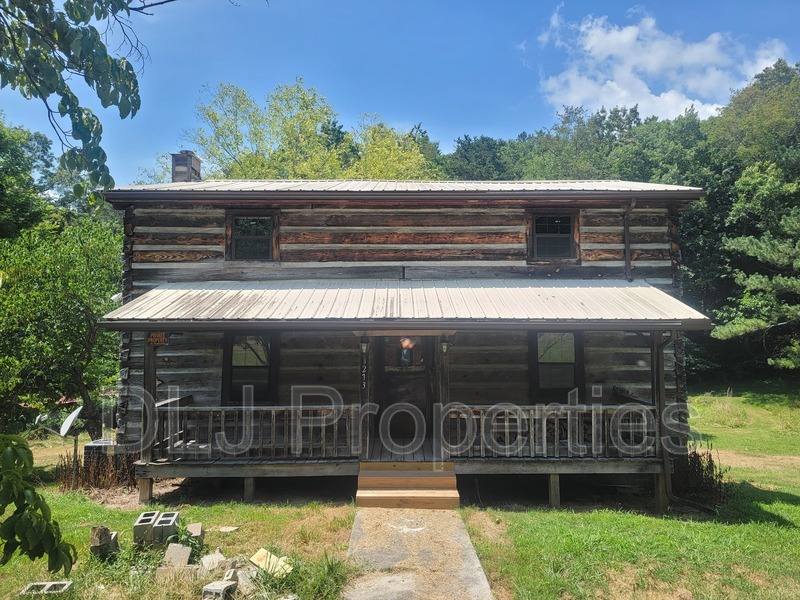 House for rent at 1273 Harbin Rd, Dandridge, TN 37725