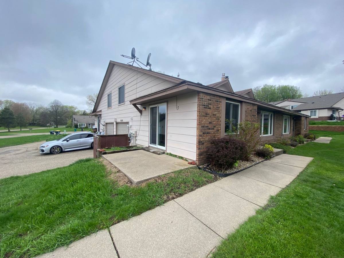 Townhouse for rent at 14248 Hemlock Court N, Saint Paul, MN 55126