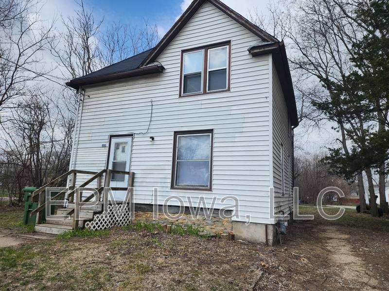 House for rent at 551 Indiana St, Waterloo, IA 50703