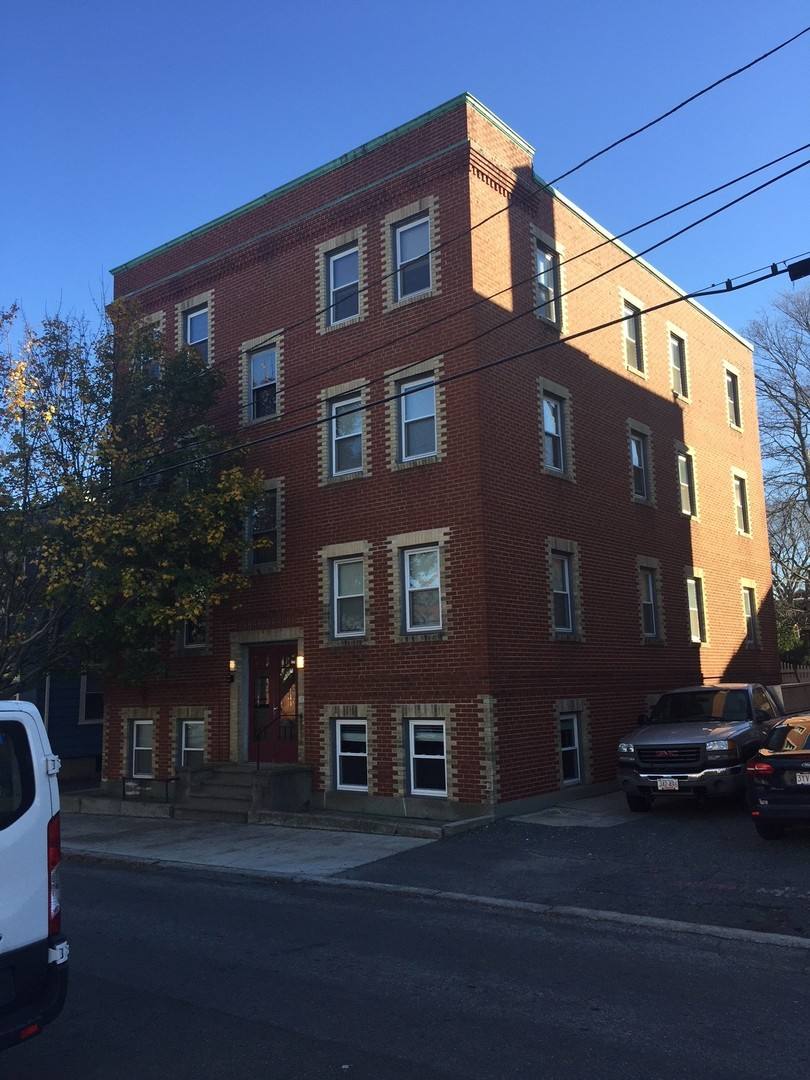 Apartment for rent at 10 Dow St, Salem, MA 01970