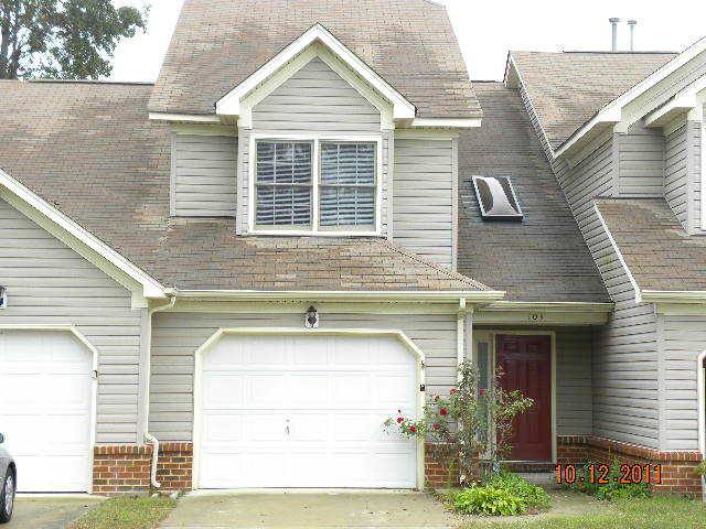 Townhouse for rent at 103 Sawgrass Turn, Yorktown, VA 23692