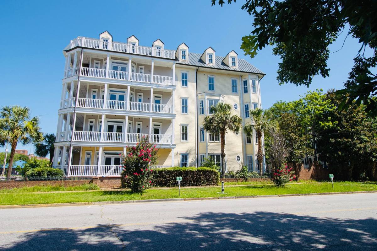 Apartment for rent at 1303 Blanding St #201, Columbia, SC 29201