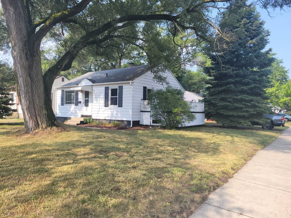 House for rent at 603 S Griffin St, Grand Haven, MI 49417