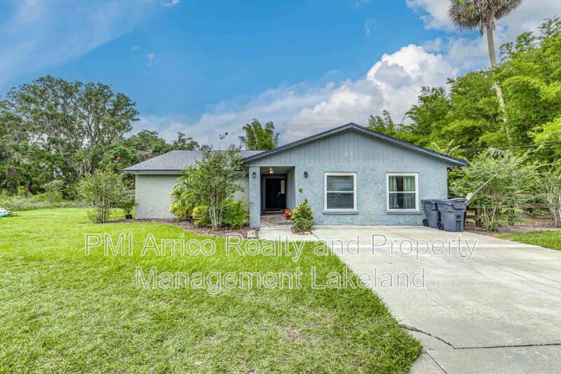 House for rent at 5680 Durrance Rd, Mulberry, FL 33860