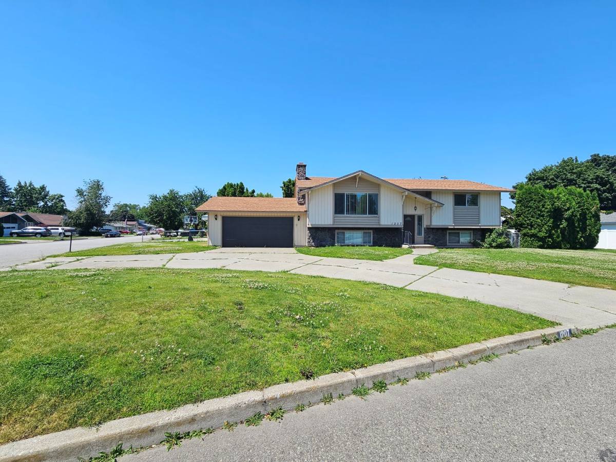 House for rent at 1207 N Bannen Rd, Spokane, WA 99216