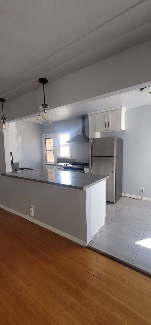 Apartment for rent at 313 N Stanley Ave, Los Angeles, CA 90036