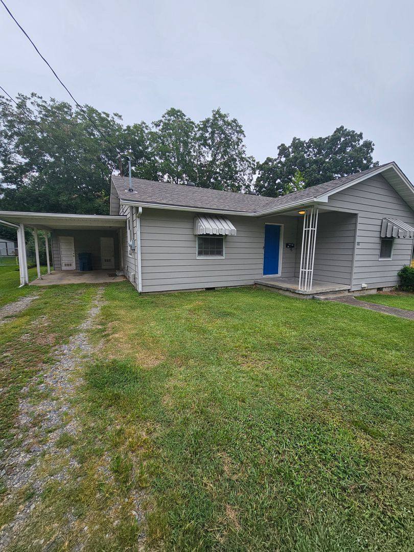 House for rent at 919 Toler St, Malvern, AR 72104