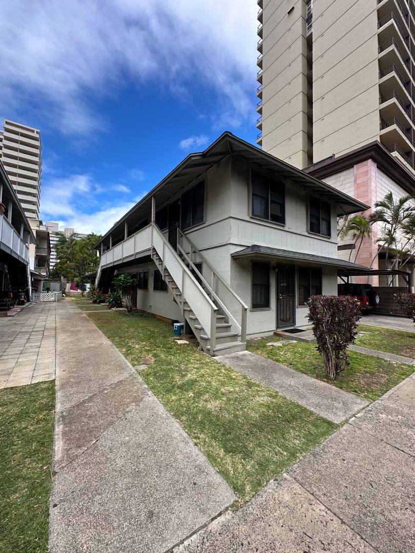 Apartment for rent at 428 Olohana St, Honolulu, HI 96815