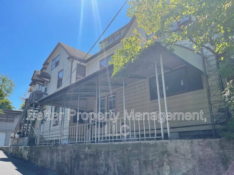 Apartment for rent at 105 Atlantic St, Bridgeton, NJ 08302