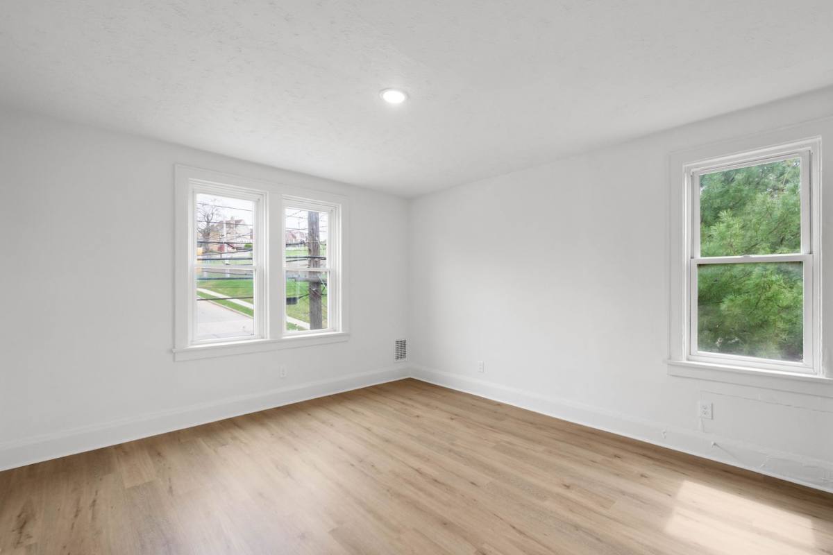 Townhouse for rent at 1119 McNeilly Ave, Pittsburgh, PA 15216