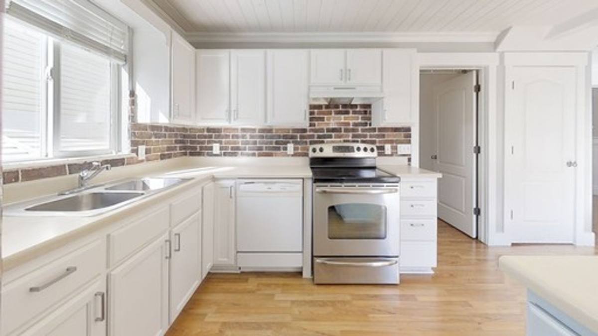 House for rent at 1301 Dunmore Dr, Springville, UT 84663