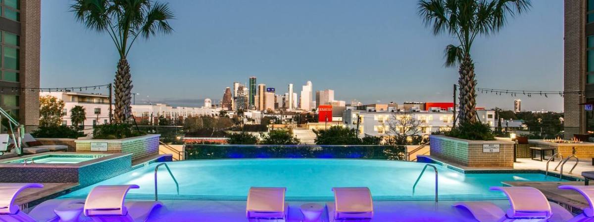 Townhouse for rent at 1321 Montrose Blvd, Houston, TX 77019