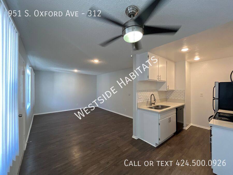 Apartment for rent at 951 S Oxford Ave, Los Angeles, CA 90006