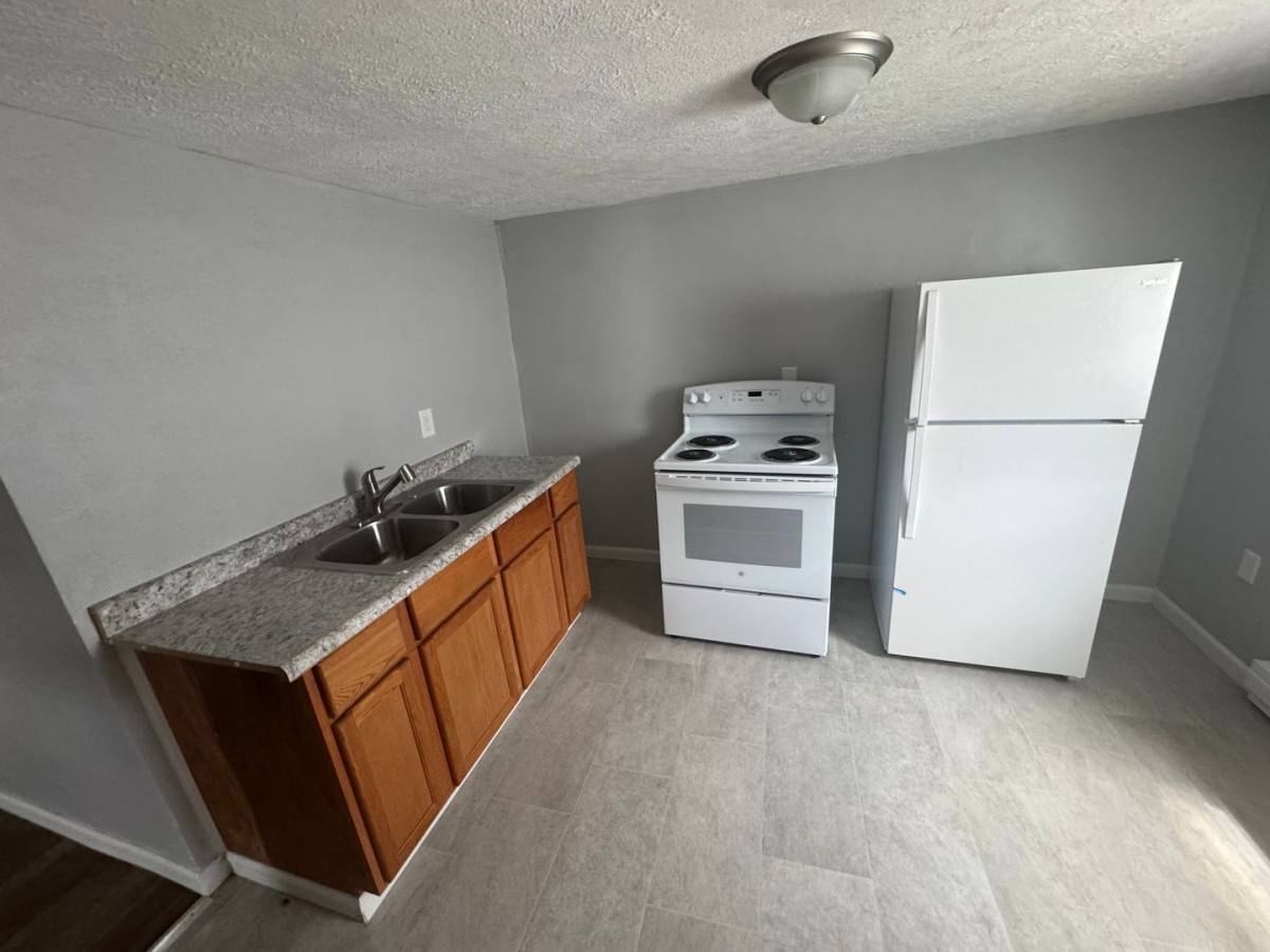 Apartment for rent at 210 S 18th St, Elwood, IN 46036
