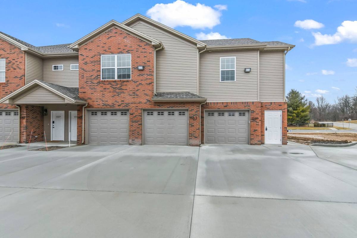 Apartment for rent at 1129-1163 Ravina Dr, Chatham, IL 62629
