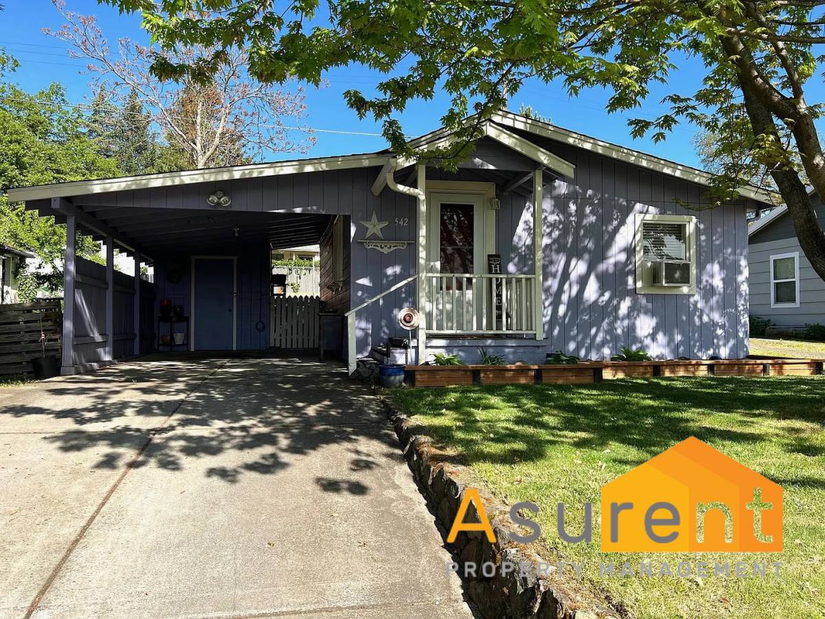 House for rent at 542 Pearl St, Medford, OR 97504
