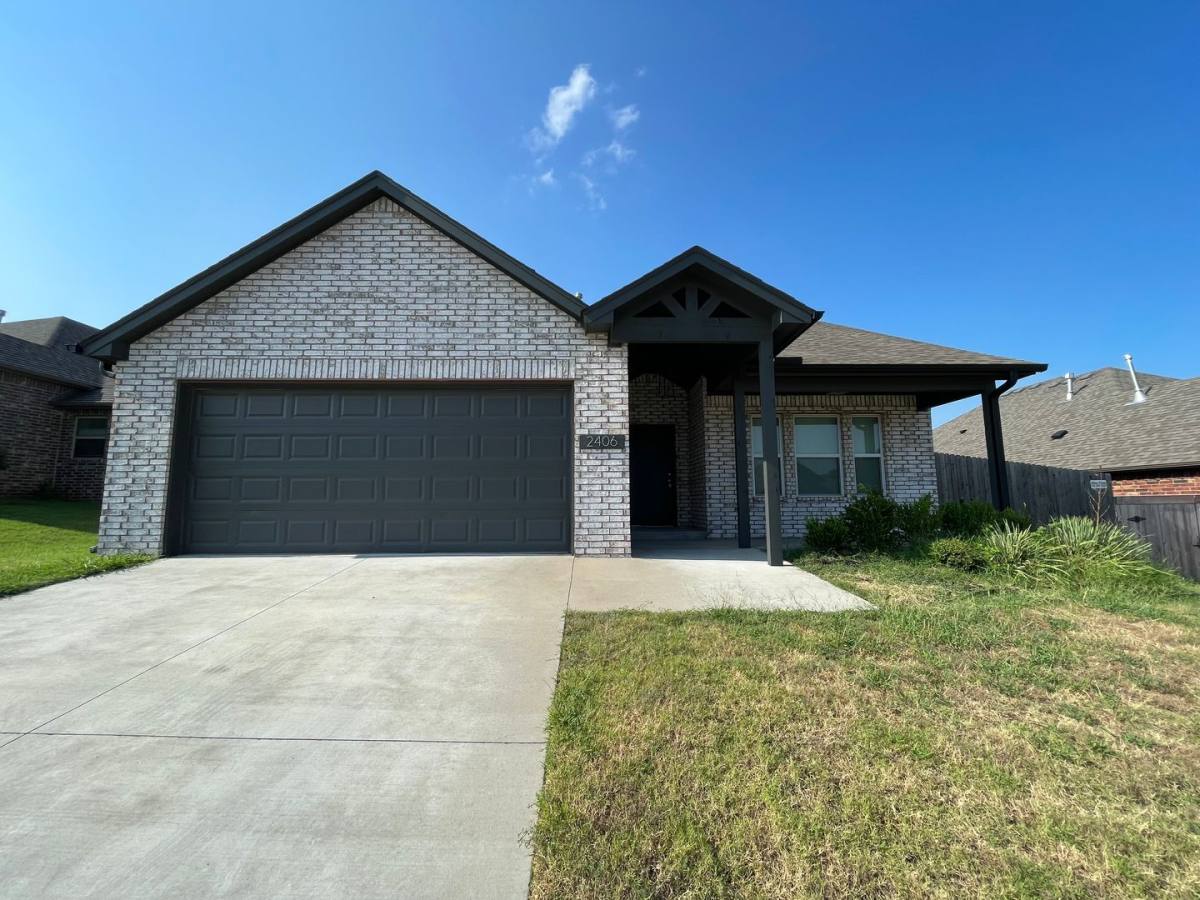 House for rent at 2406 W Kingsport Court S, Broken Arrow, OK 74011