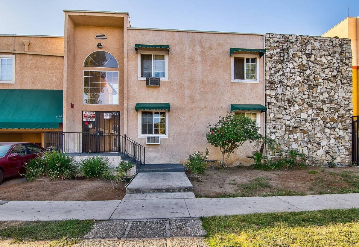 Apartment for rent at 20414 Cohasset St, Winnetka, CA 91306