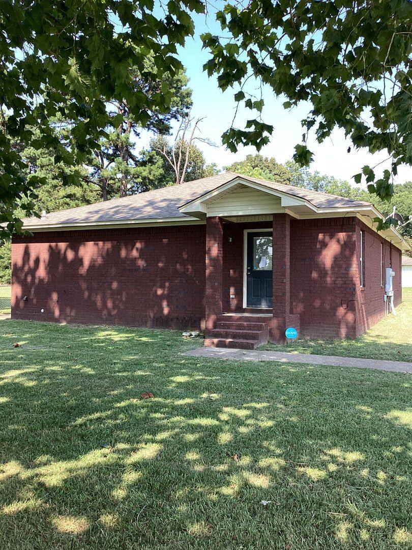 House for rent at 124 W Nipper St, Beebe, AR 72012