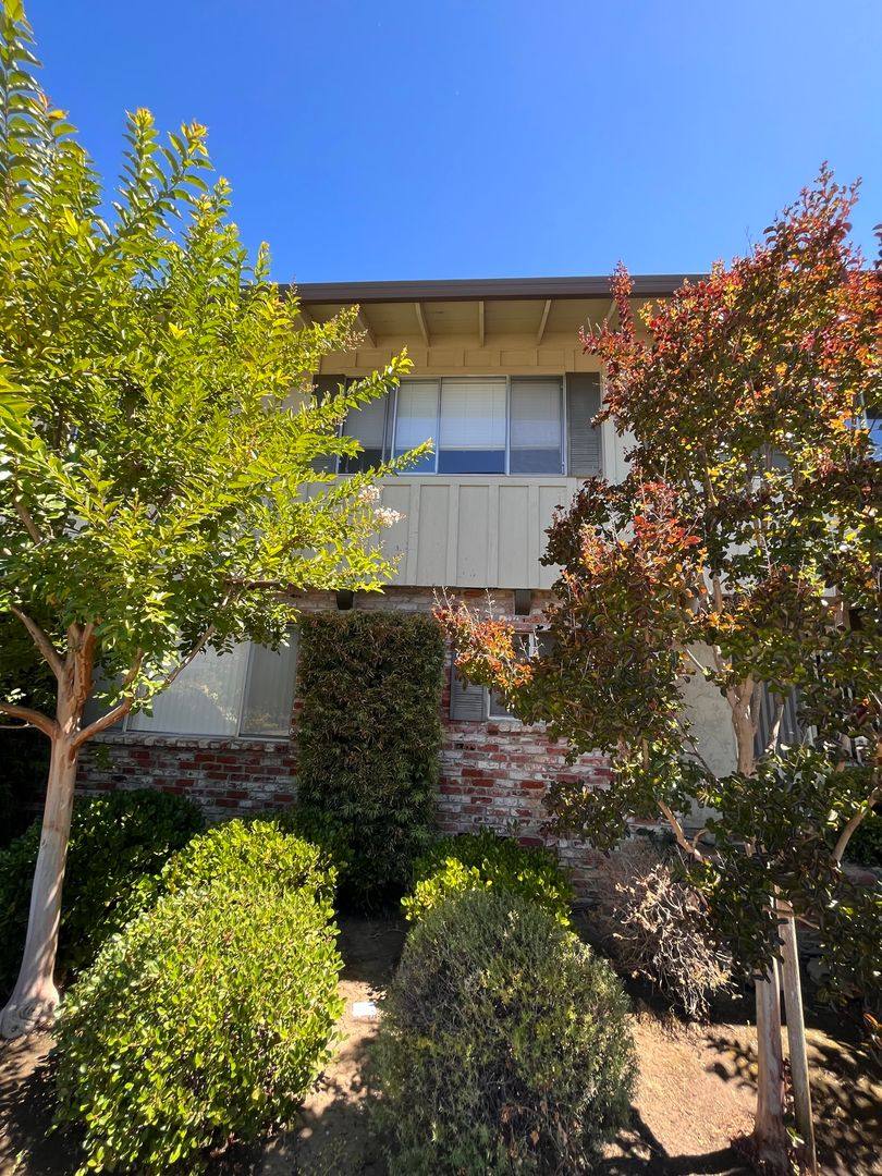 Apartment for rent at 854 Fremont St, Menlo Park, CA 94025