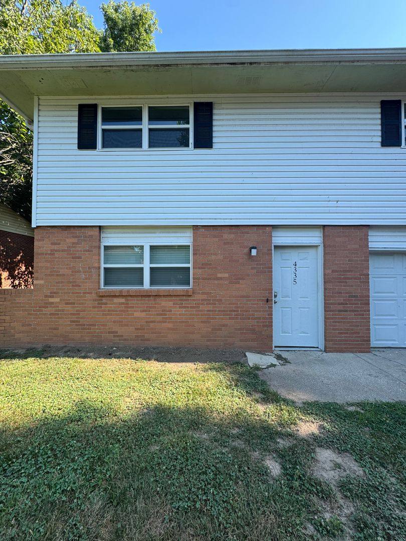 Apartment for rent at 4333 - 4335 W Bethany Dr, Columbia, MO 65203