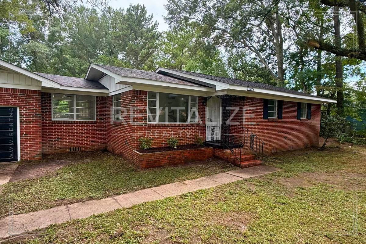House for rent at 1863 Lewis Ave, Mobile, AL 36605