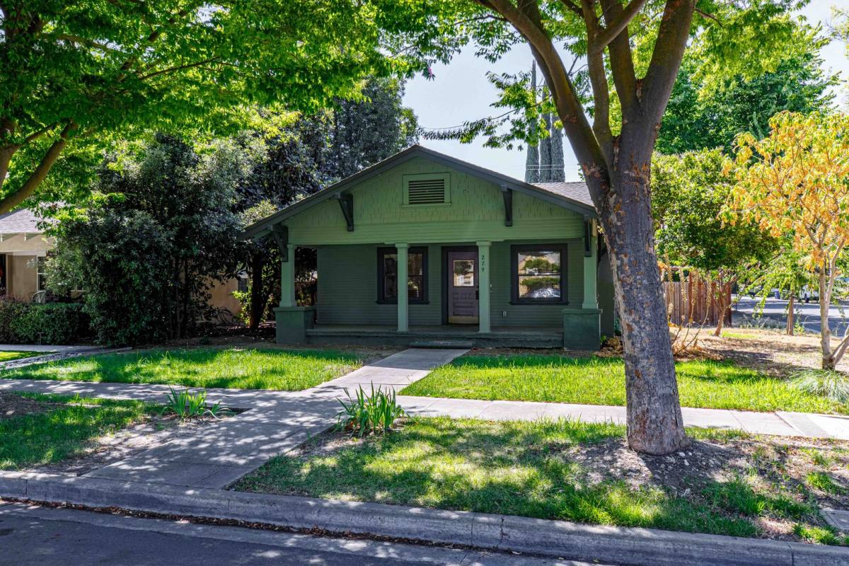House for rent at 229 Orange Ave, Modesto, CA 95350