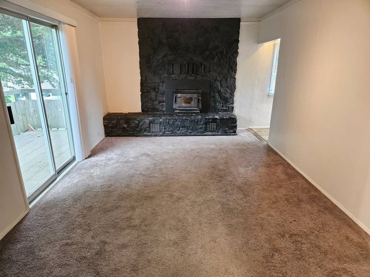 Apartment for rent at 2402 15th St, Bremerton, WA 98312