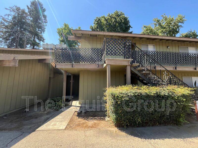 Apartment for rent at 306 N Westfield Dr, Visalia, CA 93291