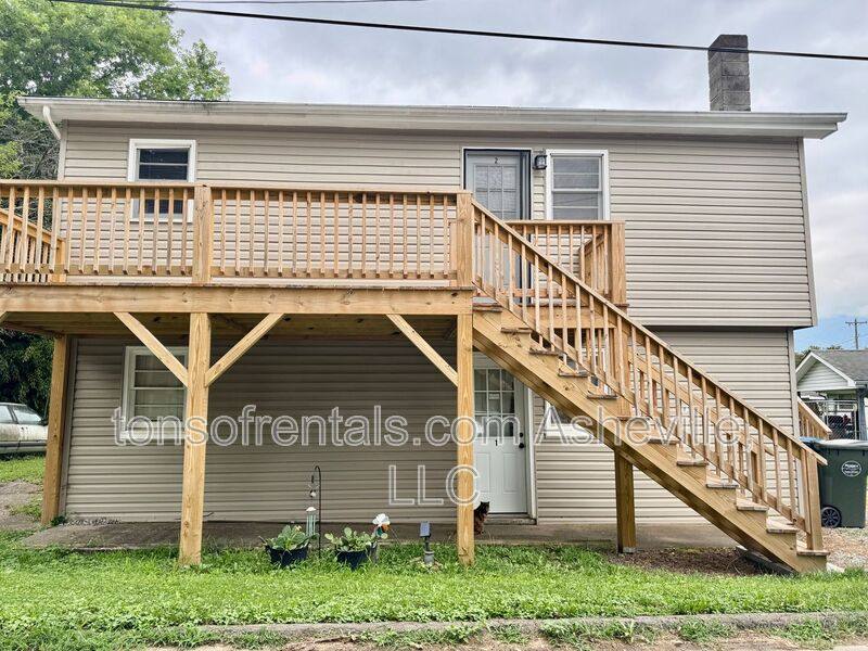 Apartment for rent at 24 Mull St, Waynesville, NC 28786