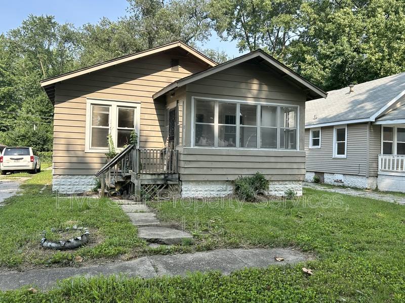 House for rent at 107 S Livingston St, Springfield, IL 62703