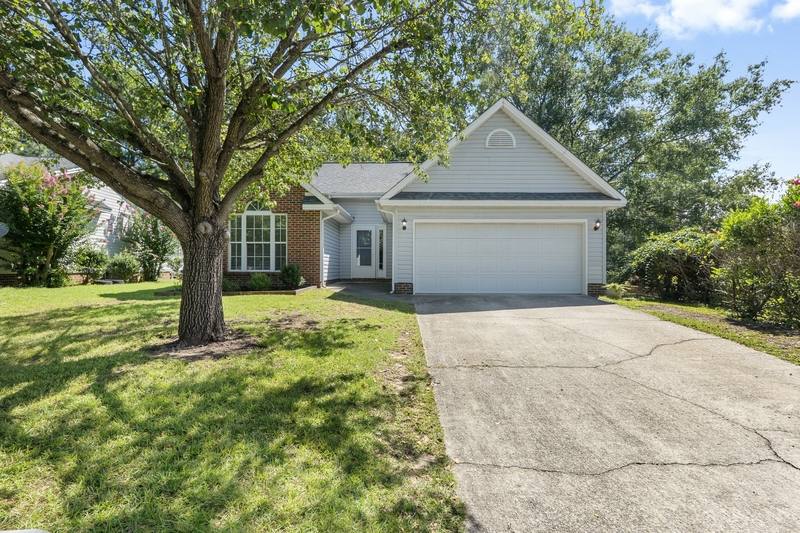 100 Kensington Way, Aberdeen, NC 28315