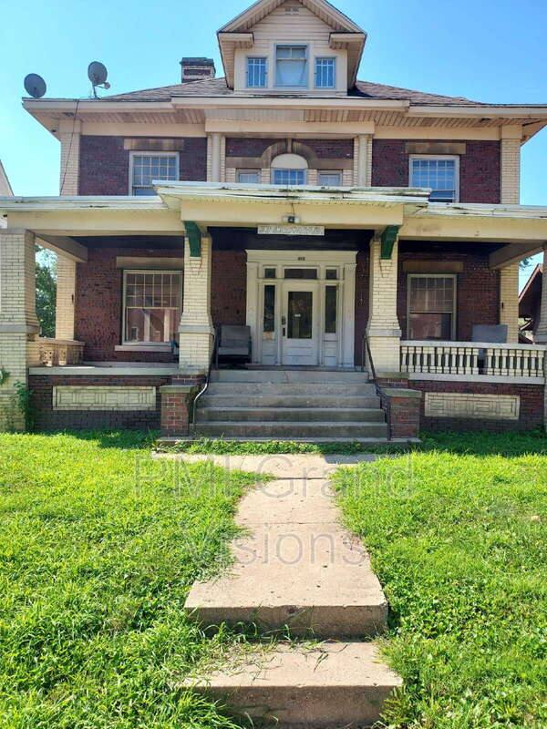 Apartment for rent at 623 W William St #1, Decatur, IL 62522