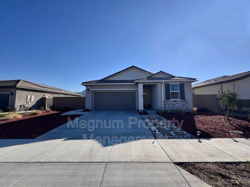 House for rent at 2614 Forestrun St, Hemet, CA 92543