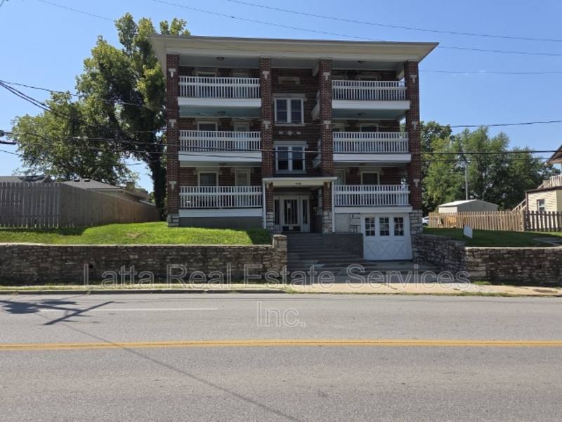 Apartment for rent at 709 W Truman Rd #1D, Independence, MO 64050