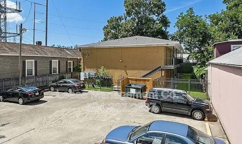 Apartment for rent at 1118 Monroe St #2, New Orleans, LA 70118