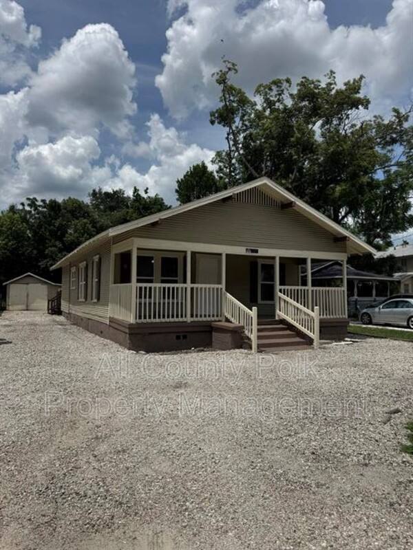 House for rent at 215 W Park St, Lakeland, FL 33803
