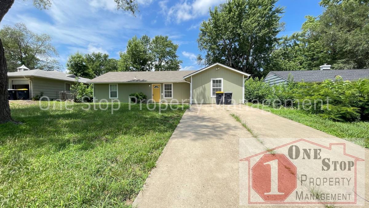 House for rent at 7306 E 109th Terrace, Kansas City, MO 64134