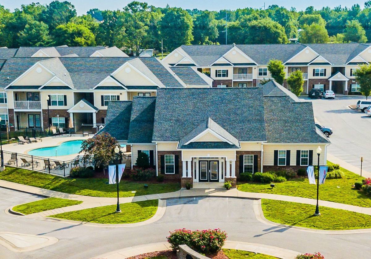 Apartment for rent at 280 Cumberland Trace Rd, Bowling Green, KY 42103